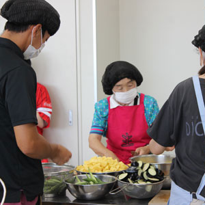 皆でカレーづくり!