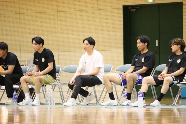 【ウルヴスサマーキャンプ2025】
7月4日〜6日にてウルヴスサマーキャンプを開催中🤾

大阪体育大学と日本大学が参加してます✨

個人・チームのレベルアップを目指して頑張ります🔥

#ゴールデンウルヴス福岡#goldenwolvesfukuoka#gwf#農業#ハンドボール#handball#リーグH