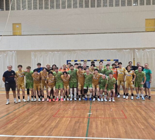 【トレーニングマッチ②】

本日はHC Zahoraci @hc_zahoraci とトレーニングマッチを行いました🤾‍♂️

⚪️ウルヴス　34（14-10,20-14）24　HC Zahoraci⚫️

HC Zahoraciの皆様、ありがとうございました✨

#ゴールデンウルヴス福岡#農業#ハンドボール#リーグH